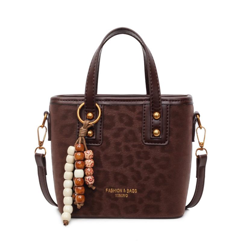 Tide Leopard Print Handbag, Commuter Bucket Bag, Women's 2025 Autumn and Winter New Trend Messenger Bag, Foreign Style Shoulder Bag