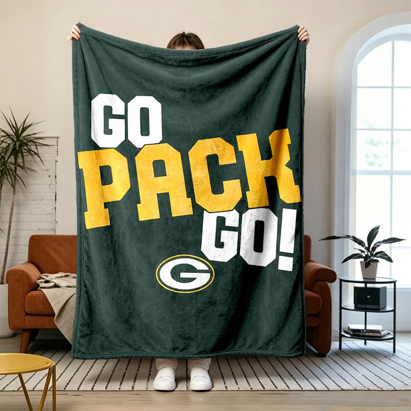 Green Bay Packers Soft and Comfortable Flannel Suitable for Sofas Living Rooms Outdoor Camping Travel and Also Makes a Great Anniversary Gif