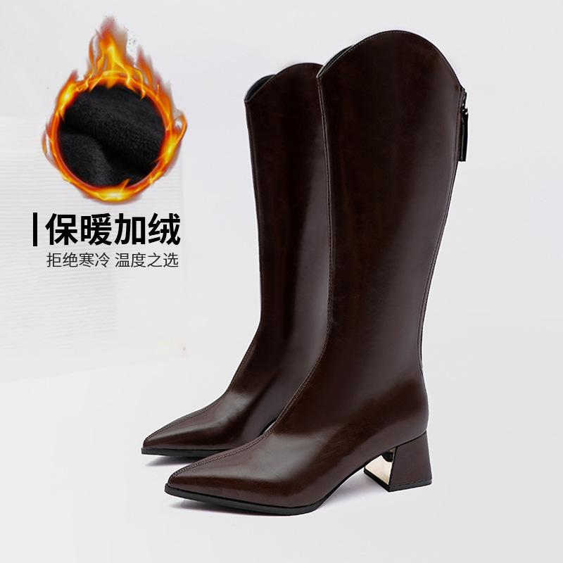 

2024 новые женские сапоги в британском стиле с застежкой-молнией сзади на толстом каблуке коричневые рыцарские сапоги с острым носком и V-образным вырезом 39