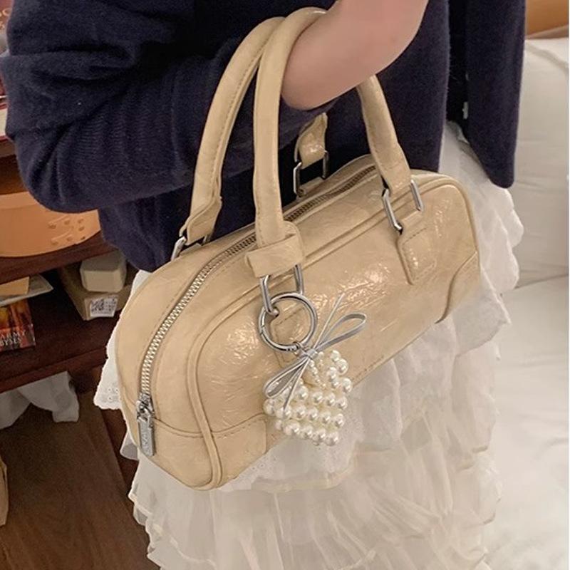 This Niche and Simple Hand-held Bowling Bag Is Versatile Stylish and Fashionable It Is A Single-shoulder Crossbody Pillow Bag