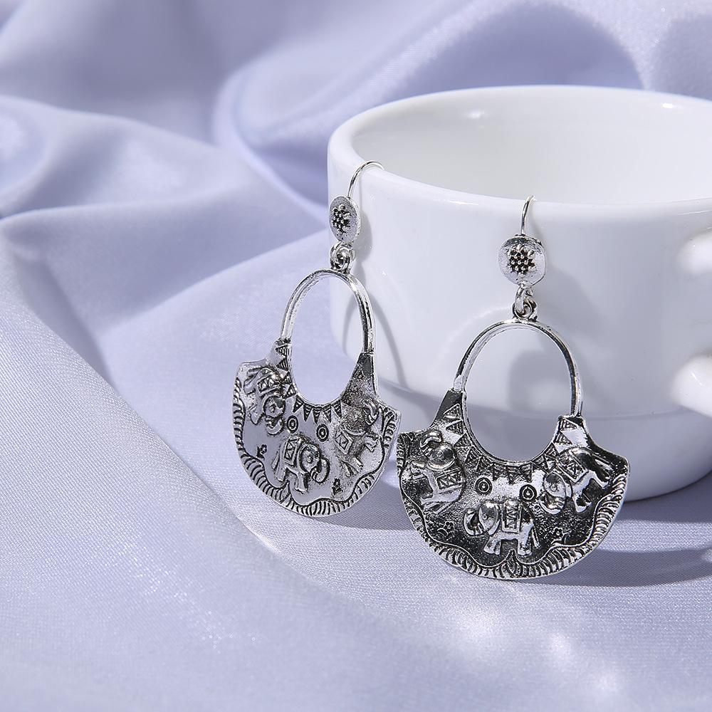 Retro Versatile Earrings Exaggerated Tree Leaf Temperament Stud Earrings Women'S Earrings