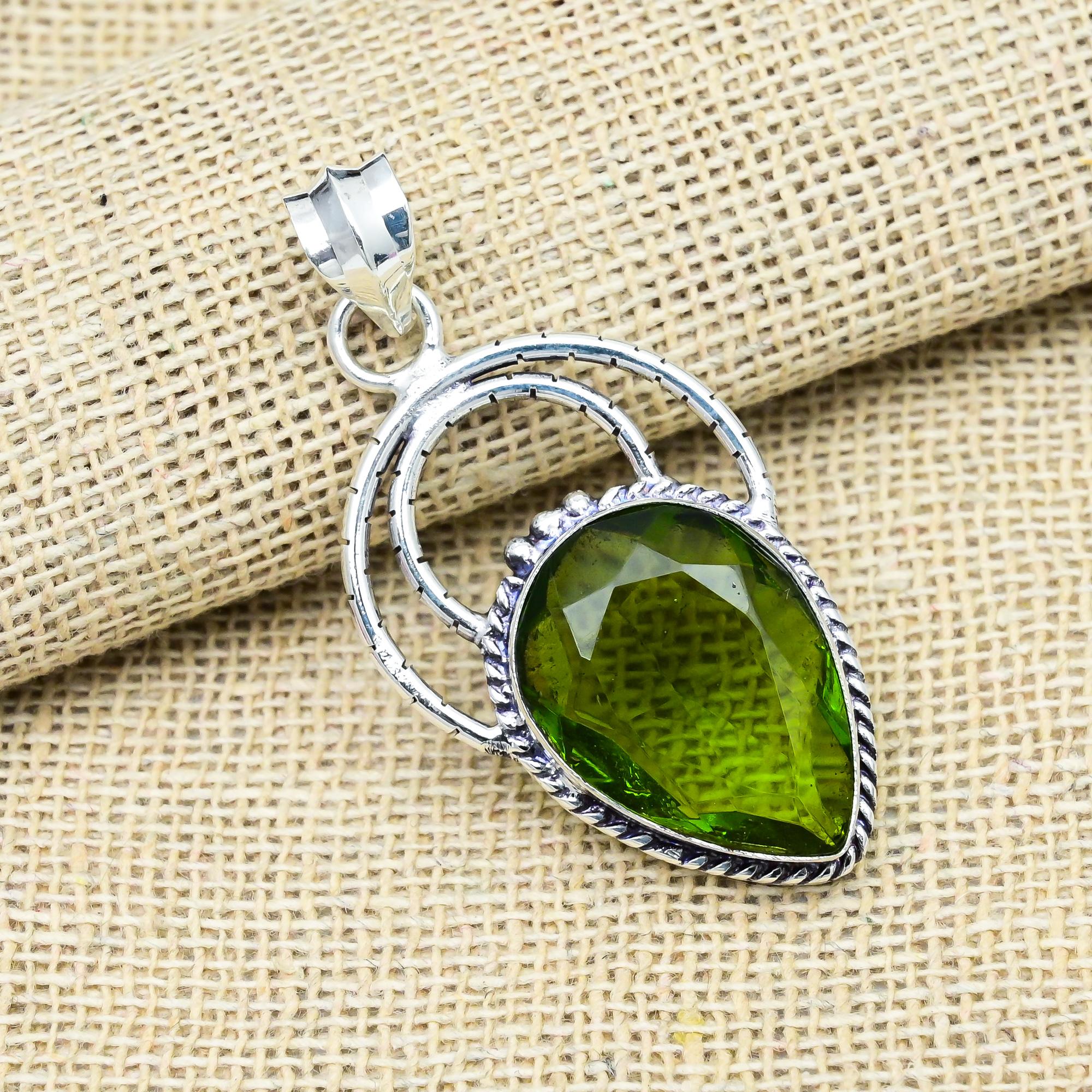 

Перидот драгоценный камень цельное серебро 925 пробы ручная работа отличная серебряная цепочка кулон ювелирные изделия 1.96 inches зелёный