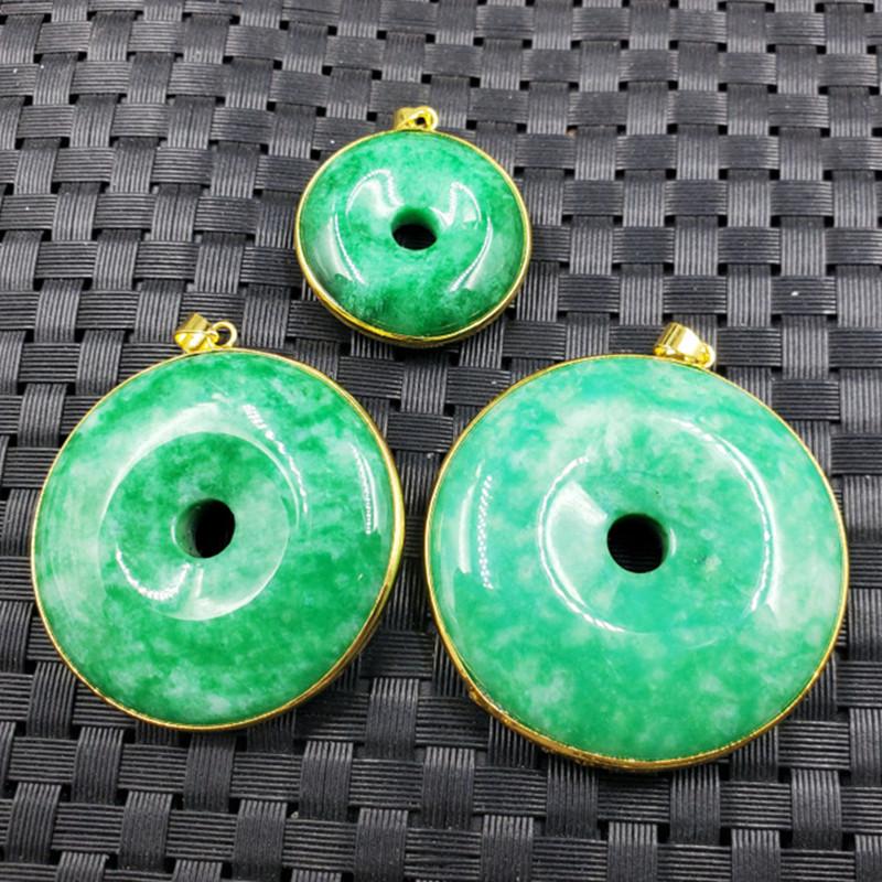 Emerald Green Jade Ganqing Buckle Pendant Necklace Gold Frame, Diameter 25mm