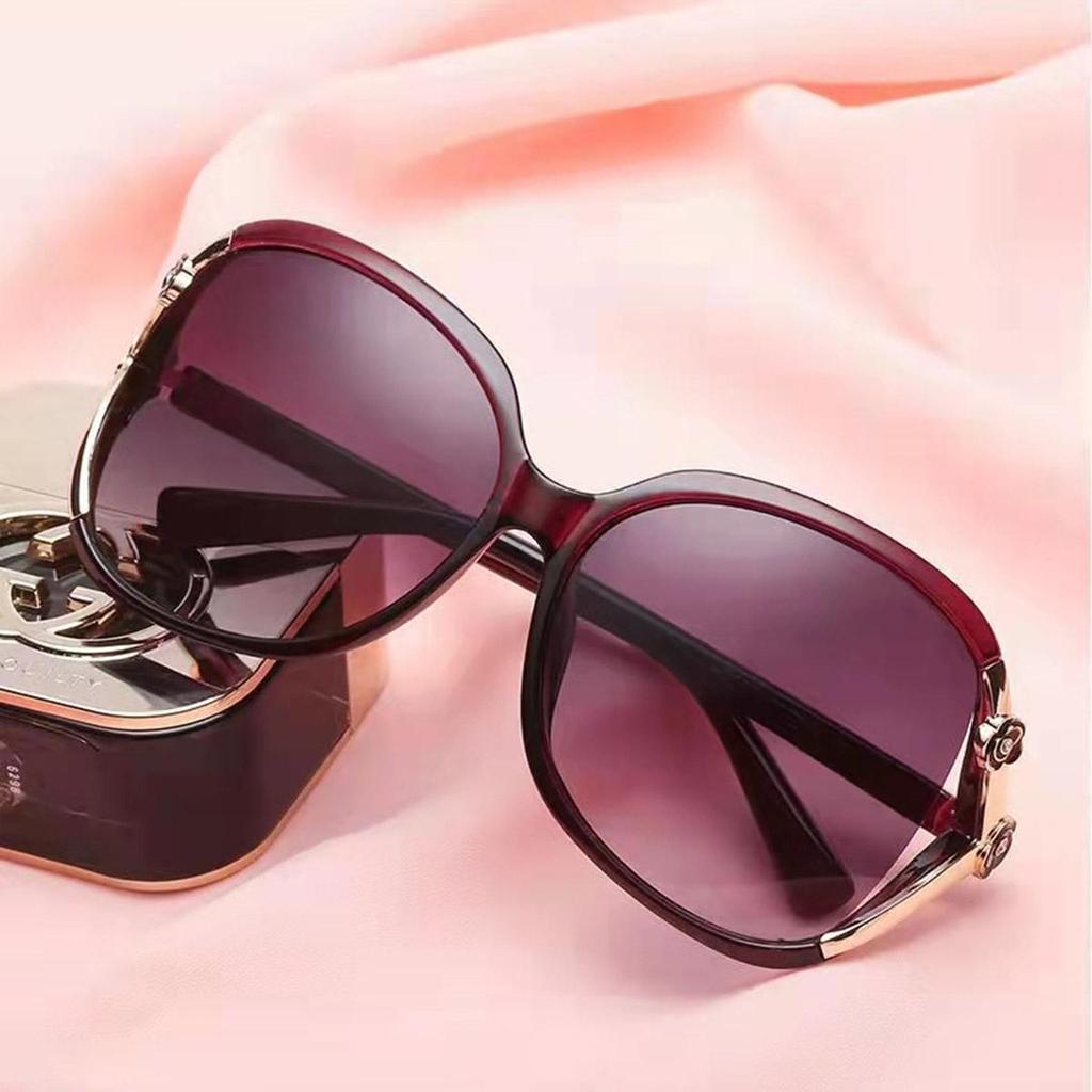 Newest Anti-UV Square Sunglasses for Women with Retro Camellia Design and Summer Glasses Case
