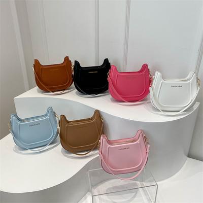 Strukturierte Pressschalen-Handtasche für Damen Frühling und Sommer Neu Einfarbig Ketten-Achseltasche Schultertasche Umhängetasche Halbmondtasche