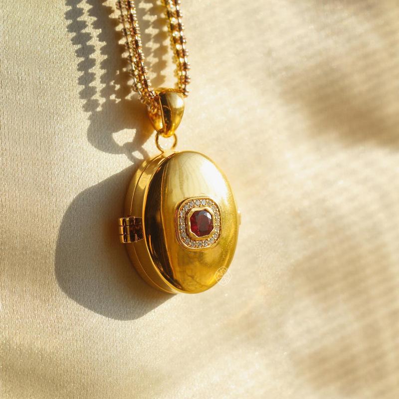 Fashion Personality Open And Close Photo Album Love Zircon Pendant Collarbone Necklace Electroplated Gold Color Retention