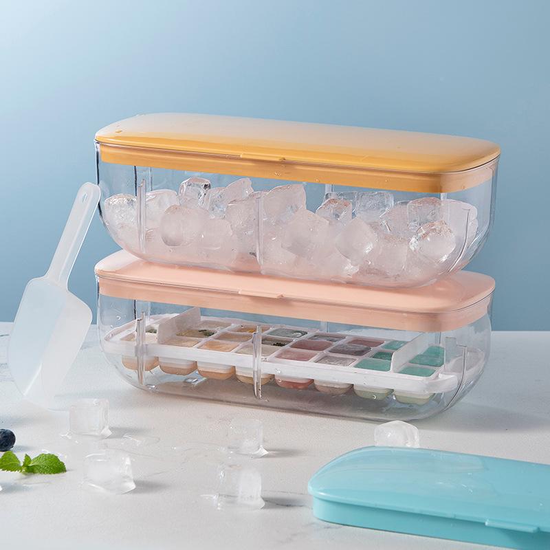 Large Capacity Silicone Ice Cube Tray with Lid for Easy Ice Storage and Making