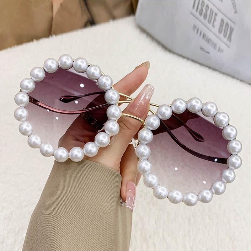 2024 New Luxury Round Frame Pearl Sunglasses Women Men Ins Fashion Metal Wave Leg Gradient Sun Glasses Traveling Oculos UV400