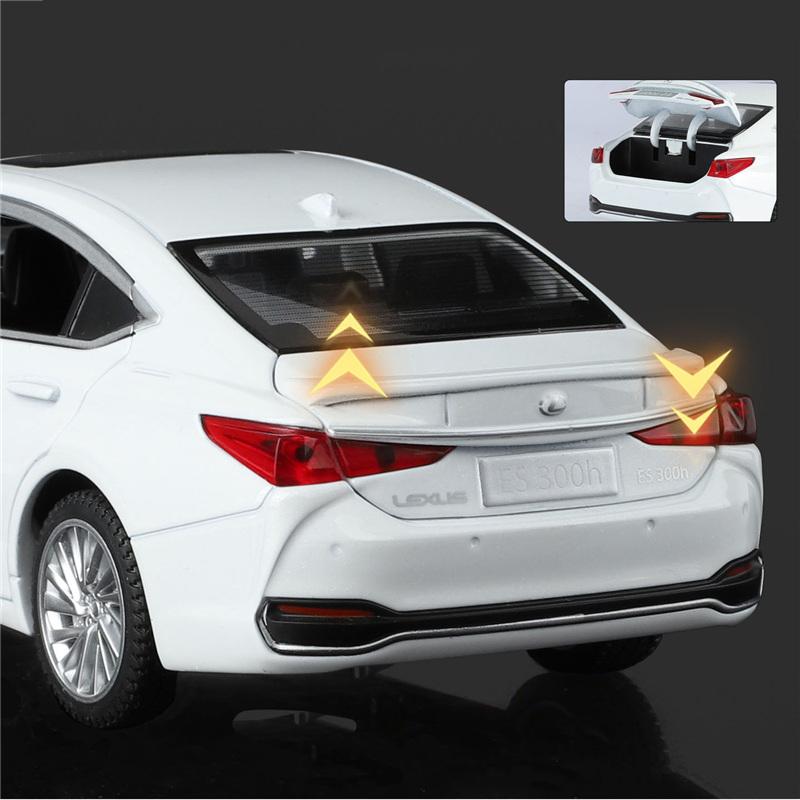 1/24 Lexus ES300h Alloy Car Model Diecasts Metal Luxy Vehicles Car Model High Simulation Sound and Light Collection Childrens Toy Gift
