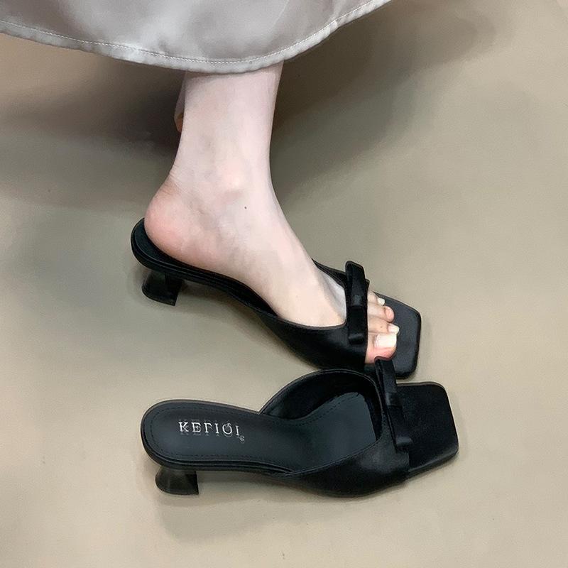 

Open-toed satin gentle thick heel cool slippers women s outer wear 2025 summer new French bow fairy style sandals 40 чорний