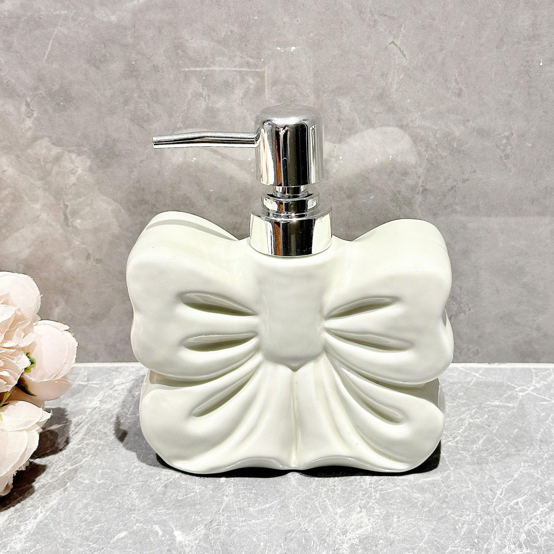 

Creative Bow Ceramic Lotion Bottle Toilet Soap Dispenser Home Shower Gel Shampoo Press Bottle Bathroom Accessories Wedding Gifts
