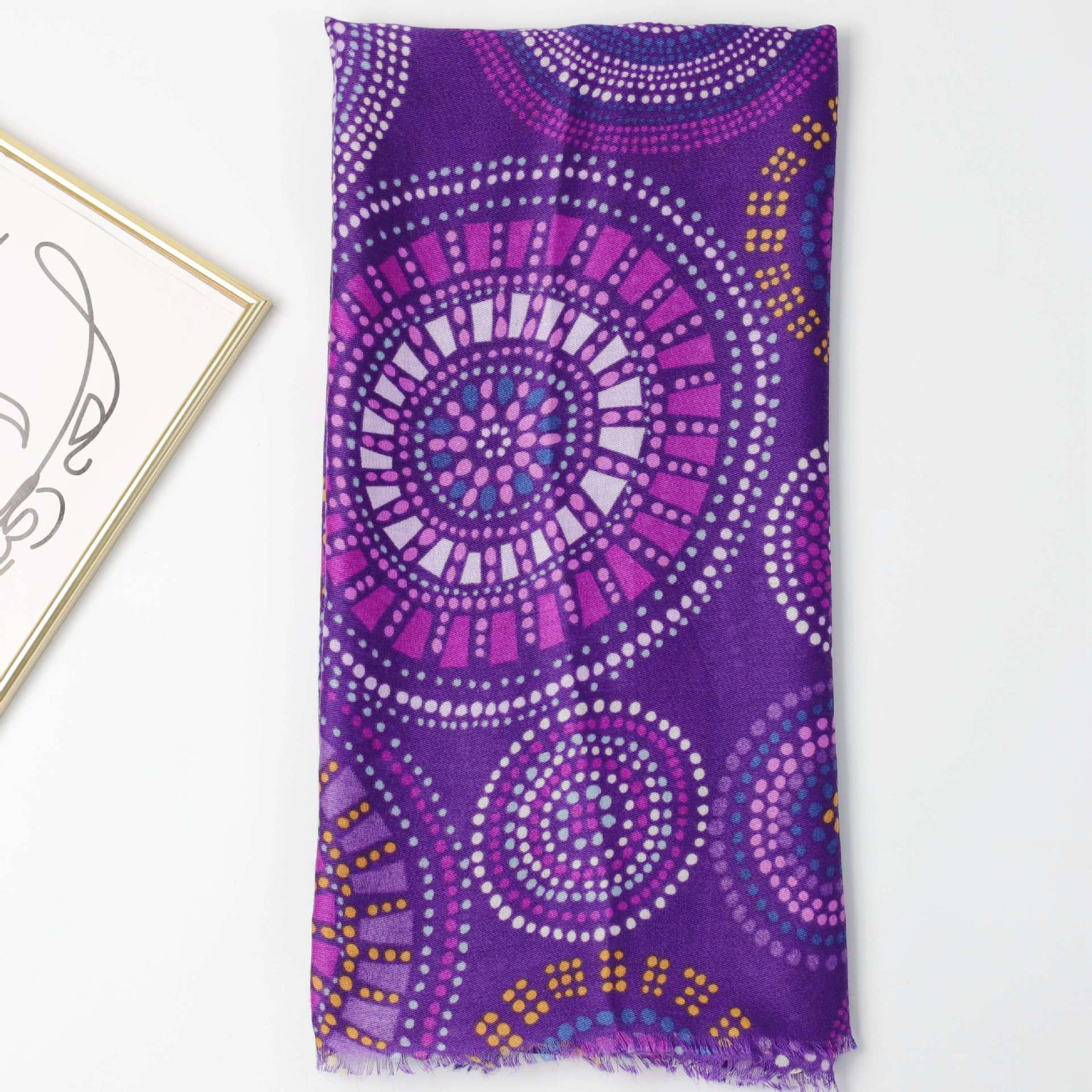 

2024 Весна и Осень Зима Новый Хлопок И Конопля Длинный Тонкий Шарф Путешествия Универсальный Солнцезащитный Теплый Шаль Для Женщин 88*180cm фиолетовый