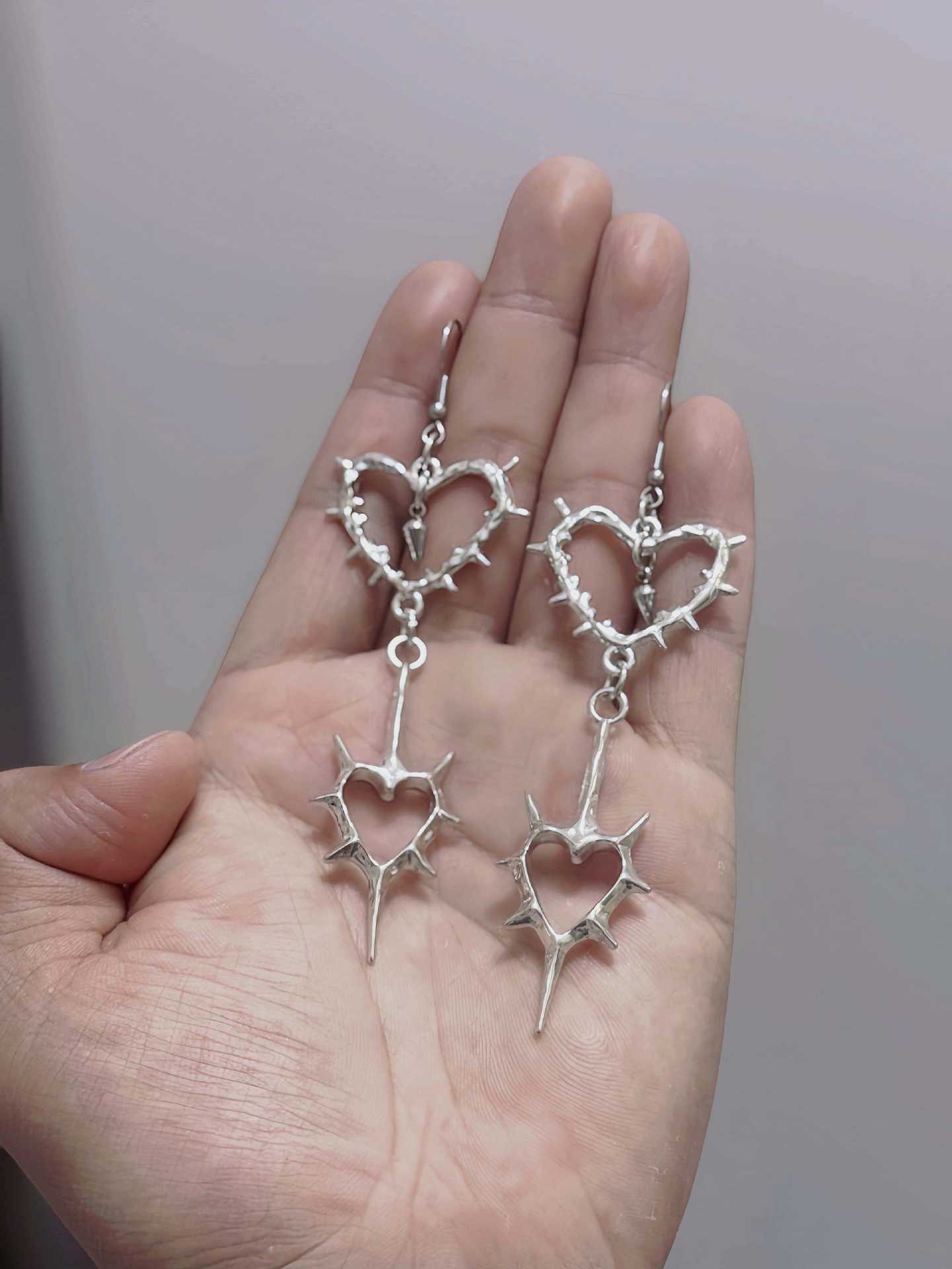 

Серьги-сердечки в стиле Y2K, Гипоаллергенные висячие серьги, Милые серьги с полыми шипами, Эффектная бижутерия