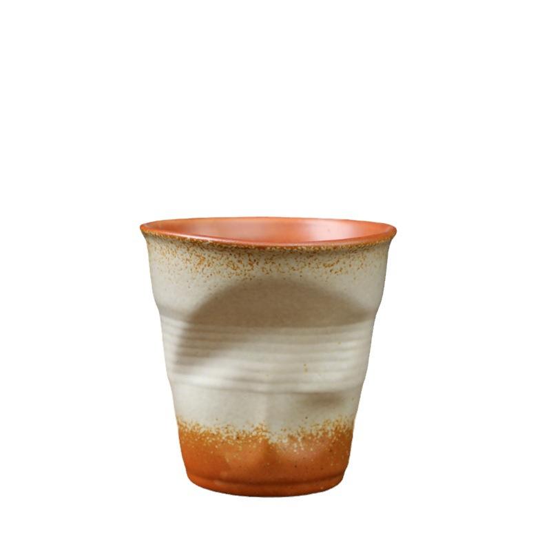 Kreative handgeformte Keramiktasse Nische Retro Plissierte Tasse Grobkeramik Imitation Pappbecher Unregelmäßige Kaffeetasse