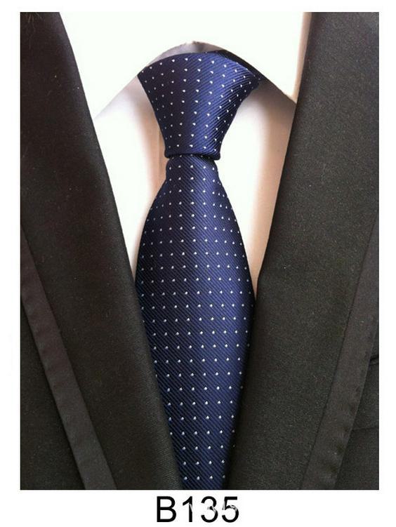 Cravate homme en soie et polyester faite main – Décontractée, formelle ou professionnelle