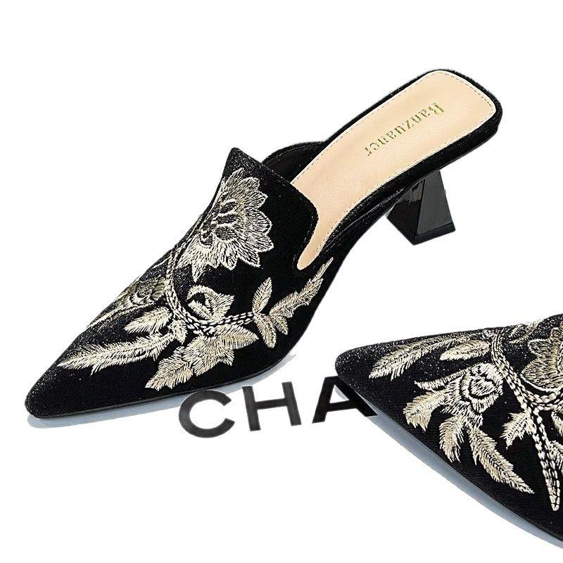 Špičaté poloviční jehlové podpatky léto nové nové čínské těžké průmyslové vyšívání lehké luxusní vyšívané boty ženy