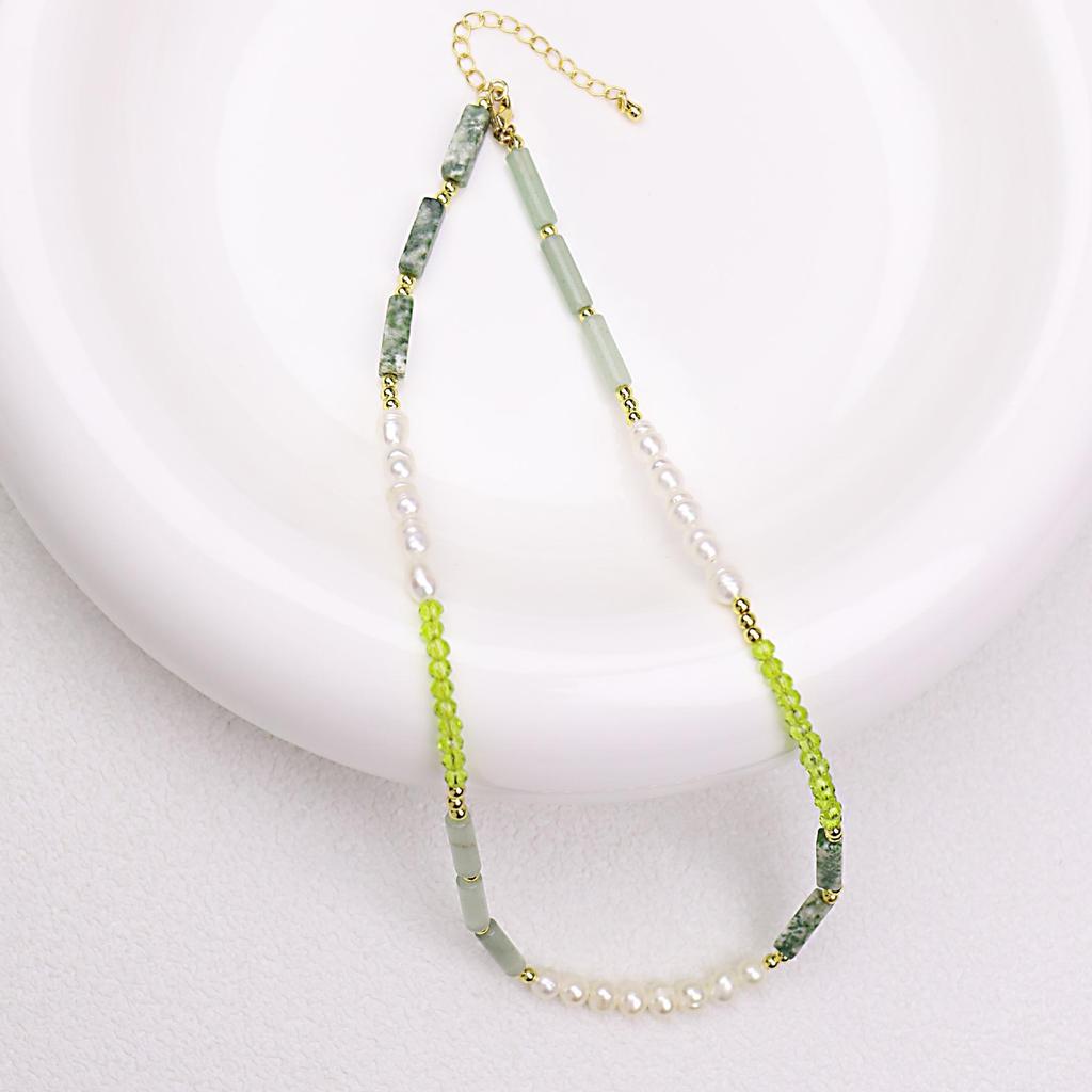 Elegante, unregelmäßige Perlen- und Kristallkette – Neuer chinesischer Stil, schicker und hochwertiger Schmuck für das Schlüsselbein.