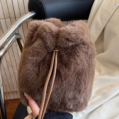 Autumn New Bucket Bag High-value Women's Single-shoulder Crossbody Simple Casual Chain Fashionable and Cute Plush Bag