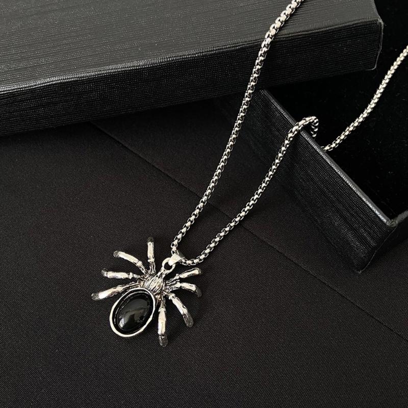 Spider Necklace Gothic Hip Hop Metal Spider Shaped Pendant Necklace Women Party Gift Jewelry Gift for Friends Classmates