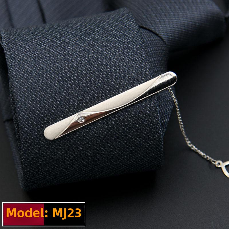 Silberne Krawattenklammer für Herren – formelles, schlichtes, professionelles Accessoire