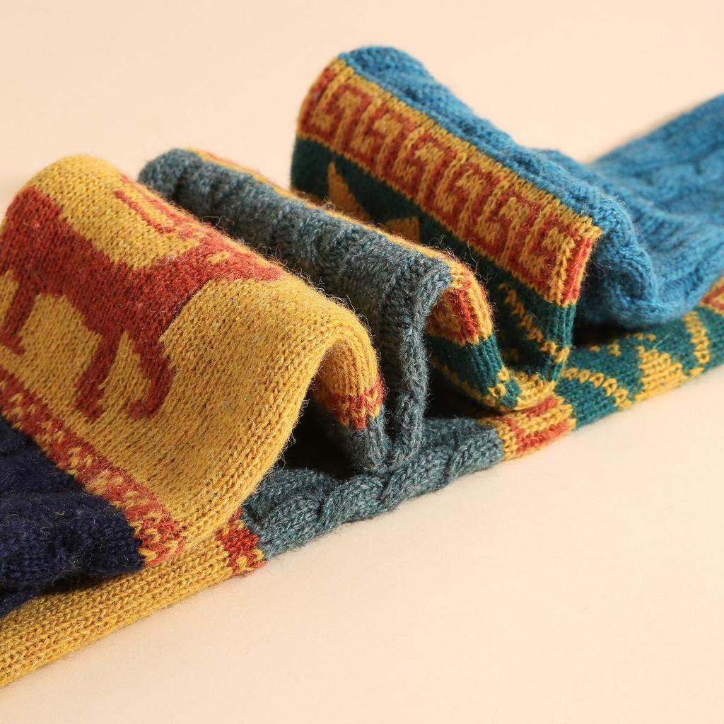 Reindeer Snowflake Knit Leg Warmers: Cozy Wool Knee Pads & Scrunch Socks for Autumn/Winter