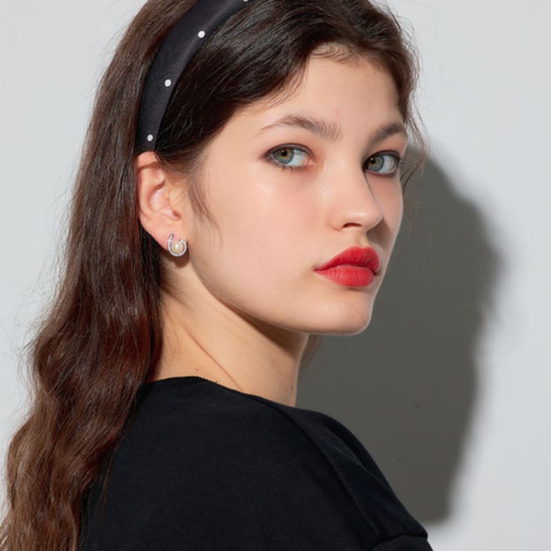 Les Bijoux Philosophy LB_pearl Comma earring_SILVER