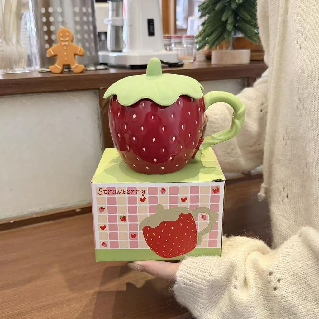 Strawberry mug with lid, high-value creative cup, ceramic water cup, niche birthday gift for girls