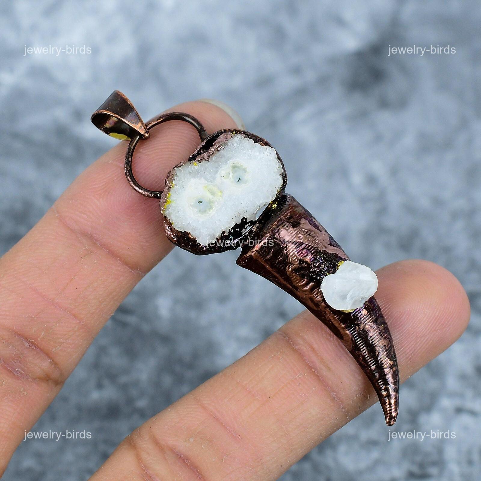 

Белый Кварц Солнечный Камень Медь Ручная Работа Бохо Гальванопластика Подарок Дочери Кулон VP-24