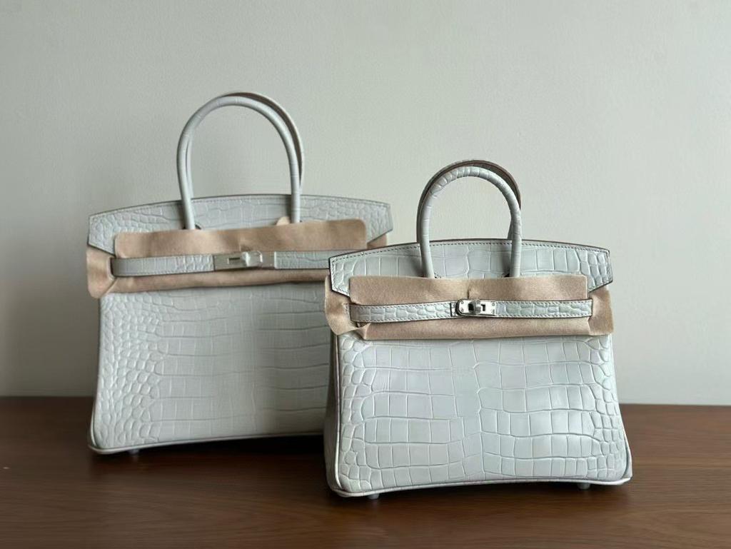 Foggy Crocodile Pattern Platinum Inner Seam Steel Hardware High-quality Dukpu Motorcycle Hand-held Fashionable Women's Bag Light Luxury