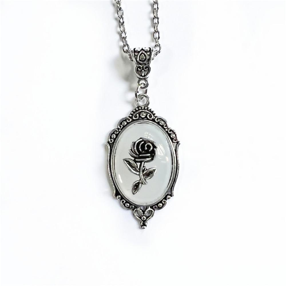 Fashion Retro Metal Geometry Glass Court Relief Rose Flower Heart Pendant Necklace for Women Punk Charm Jewelry Accessory Gifts