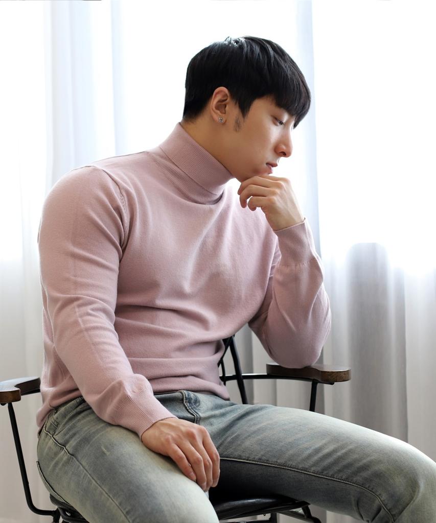 BOASTFIT Soft Muscle Fit Turtleneck Long Sleeve Knit