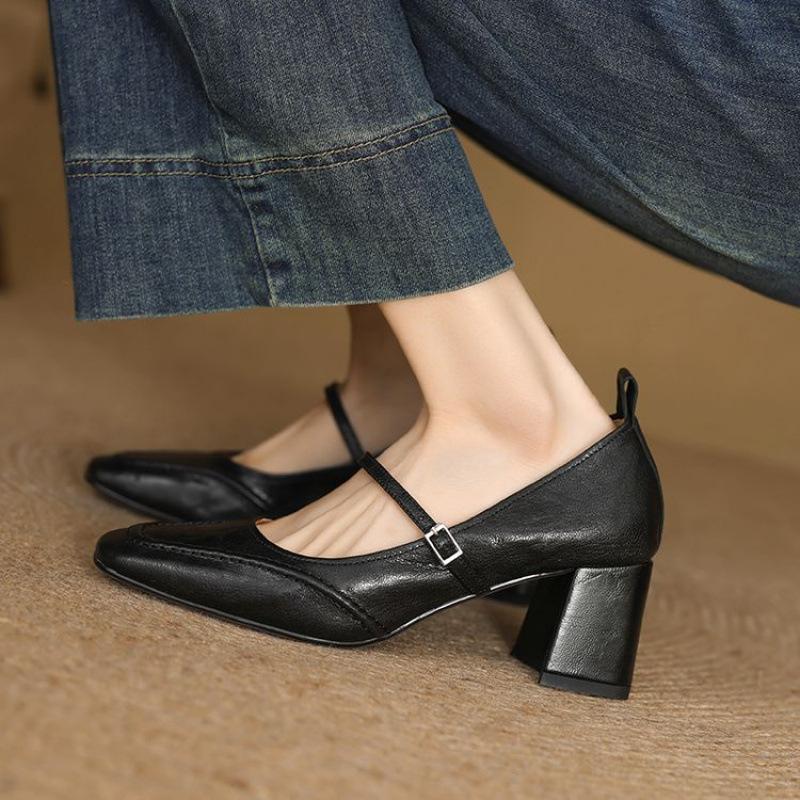 

Повседневная обувь на четыре сезона, маленькие кожаные туфли, женская новая удобная модная одинарная обувь, кожаная, большого размера, квадратный носок, пряжка, подошва из говяжьей кожи 40 чёрный