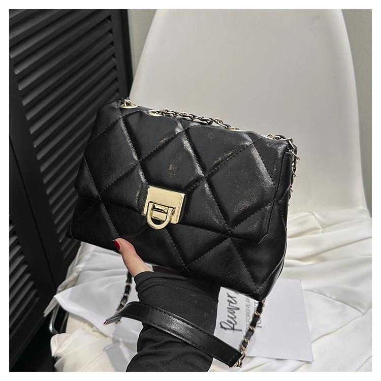 Elegant Casual Single Shoulder Small Square Bag 2024 New Simple Chain This Year Popular Solid Color Small Bag Female