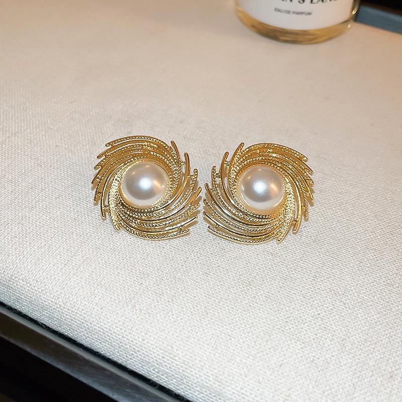 Vintage French-Style Silver Needle Earrings - Women's Elegant Studs with Retro Court Charm