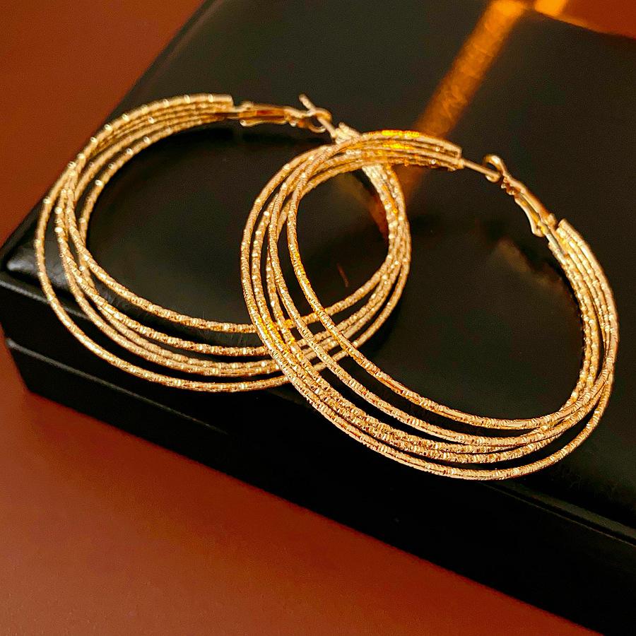 Модные универсальные стильные многослойные круглые серьги 1 pair золотой