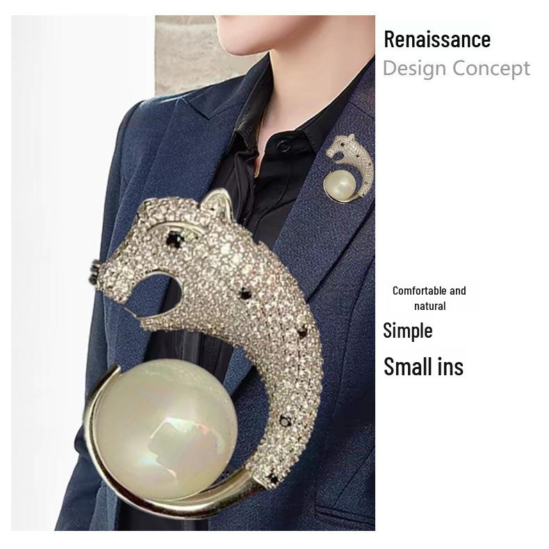 Luxury Copper Zircon Pearl Cheetah Brooch for Men and Women - Elegant Accessory for Suits and Shirts