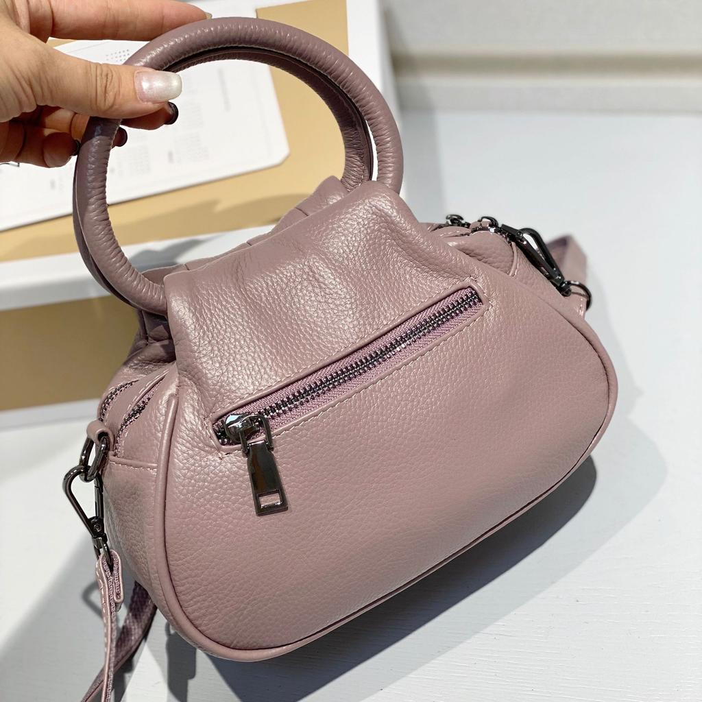 Bolsa Feminina de Couro Genuíno 2025 Nova Retrô Couro Bovino Camada Superior Bolsa de Mão Simples Versátil Tote Fabricante