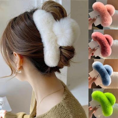 Winter-Kunstpelz-Haarklammer, elegante Acryl-Haarnadeln, Plüsch-Haarspange, Haarspange, Krabben-Kopfbedeckung für Frauen und Mädchen, Haar-Accessoires