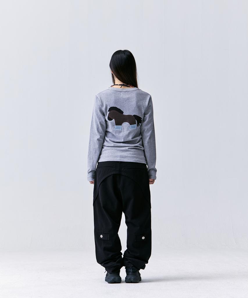 TANSANMAGNESIUM Pony Applique Long Sleeve (Gray)