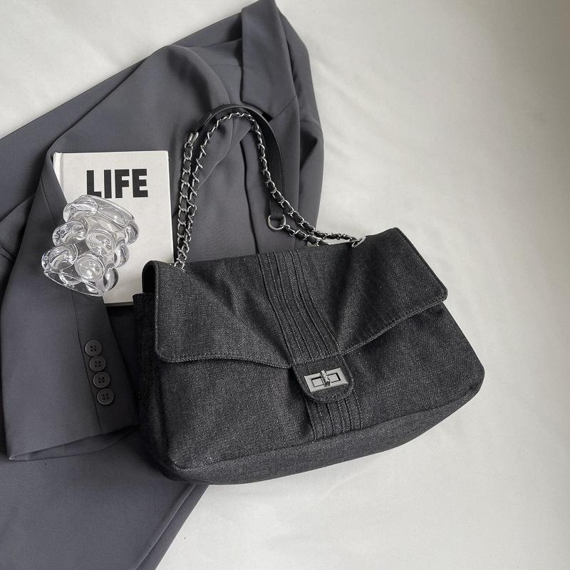 

Сумка-мессенджер в стиле ретро с непринужденной атмосферой большой вместимости для женщин 2024 года, новая простая сумка-тоут через плечо с индивидуальной текстурой чёрный