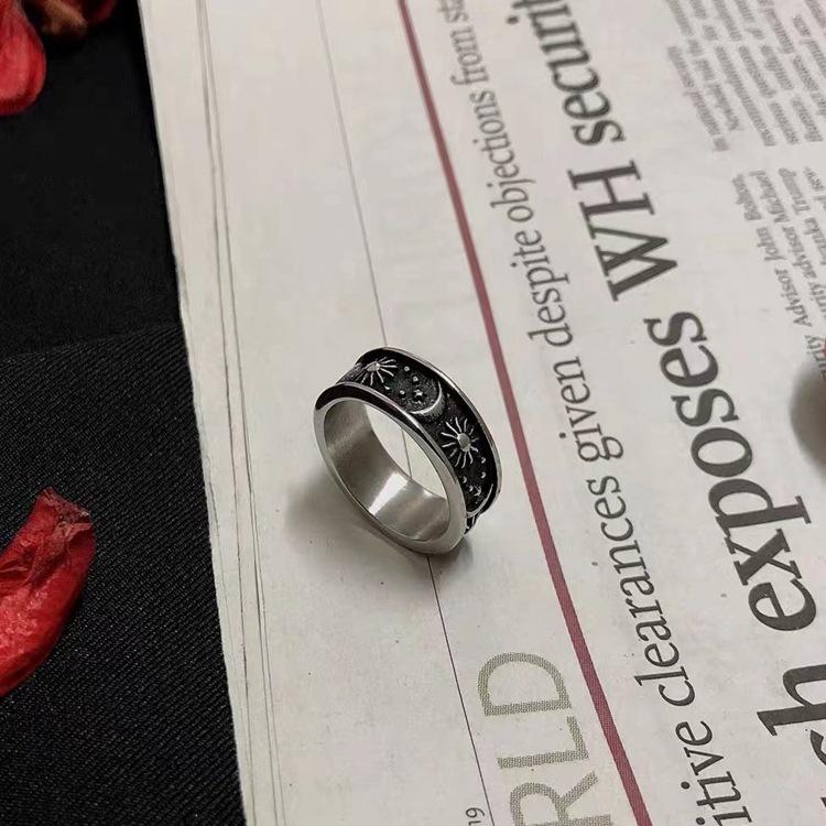 R Ring Britischer Retro Romantischer Stern Sonne und Mond Ring Herren- und Damenhandschmuck