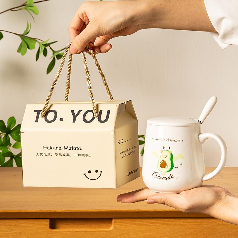 Souvenir Mädchen Niedlicher Keramikbecher mit Deckel Einfacher Wasserbecher Praktische Kaffeetasse Geburtstagsgeschenk