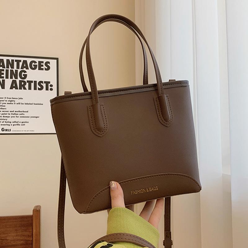 Retro Texture Handbag 2025 New Work Shoulder Armpit Bag Leisure Bag Temperament Tote Bag