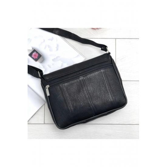 Taschen und Koffer Mittelgroße Damen-Umhängehandtasche aus echtem Leder.