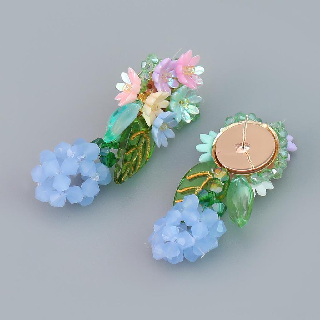 Floral Resin Earrings: Elegant Spring Design with Flowers and Leaves