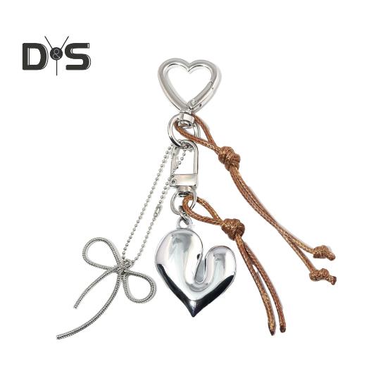 

Брелок-подвеска в форме сердца с галстуком-бабочкой, легкая сумка, чемодан, рюкзак, кошелек, брелок, модный аксессуар D