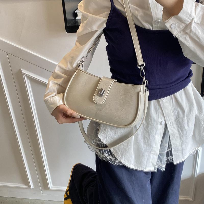 

Новая женская маленькая сумка универсальная на плечо подмышку