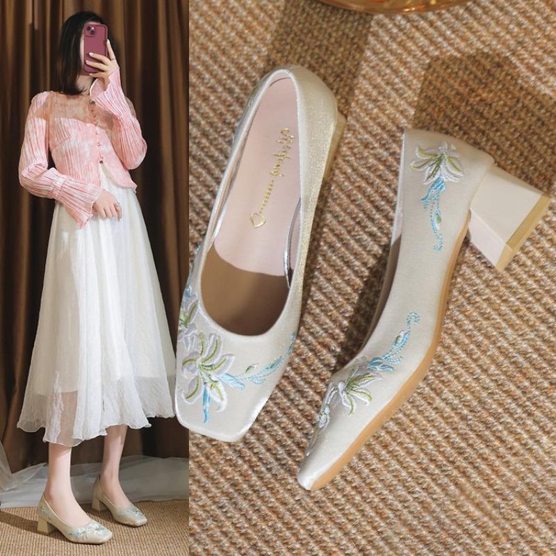Fashion Chinese Style Simple Retro Embroidered Thick-heeled Square-toed Shoes Women Elegant Comfortable Cheongsam Hanfu Single Shoe Gift
