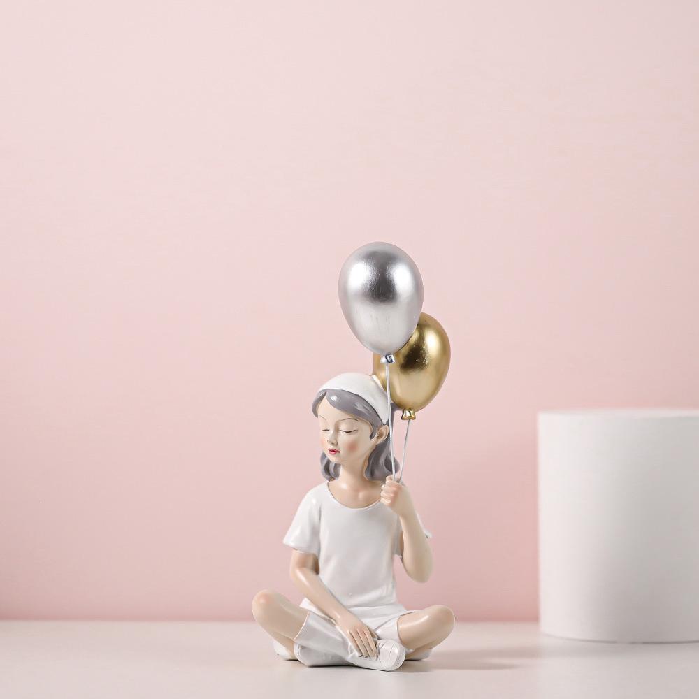 Nordic Modern Girl Resin Statues Living Room Decor Character Model Home Decoration Accessories Office Ornaments Birthday Gift