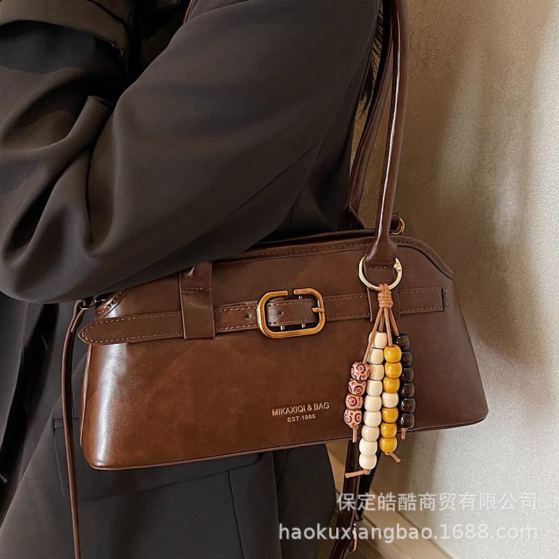 Retro small bag women's autumn and winter versatile 2025 new simple shoulder underarm bag popular commuter tote bag this year